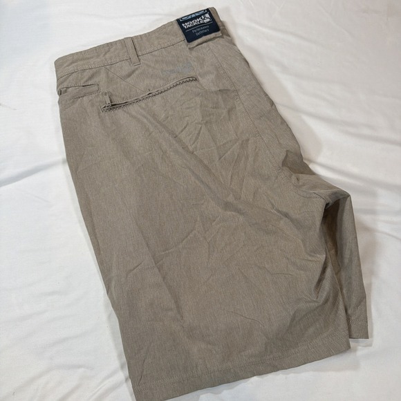 Hook & Tackle Performance Outfitters Shorts Men Size 38 Tan Lightweight Stretch - Picture 2 of 10